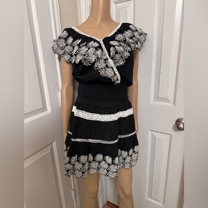AMAAYA Embroidered Black and White Embroidered Skirt and blouse set Sz. M
